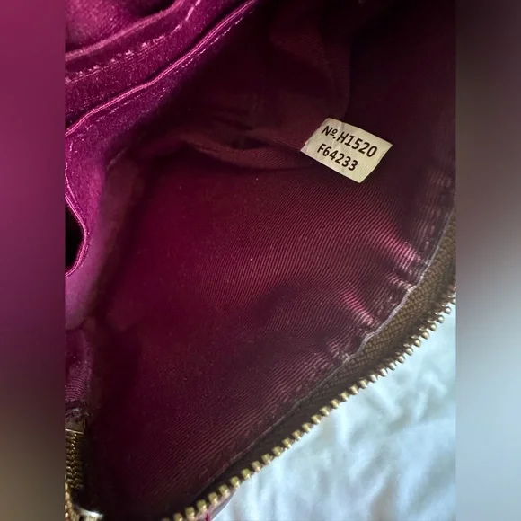 Coach Signature Leather Corner Zip Khaki Cherry Wristlet - Picture 3 of 16